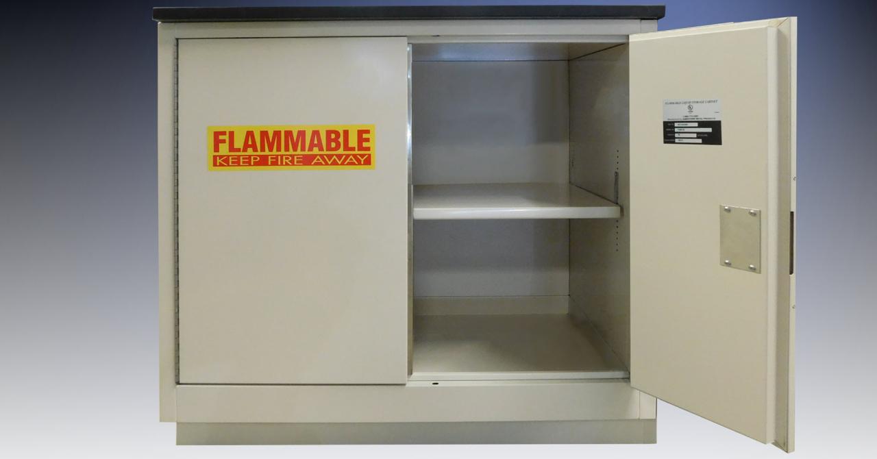 Refrigerated flammable storage cabinet