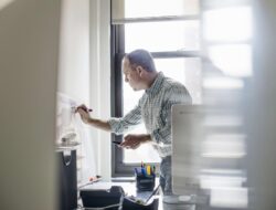 Project management tools to track progress effectively