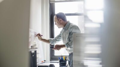Project management tools to track progress effectively