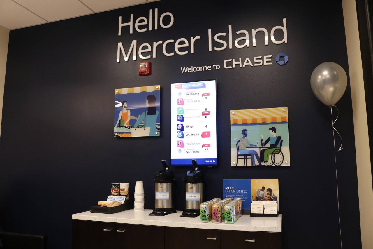 Chase bank fashion island
