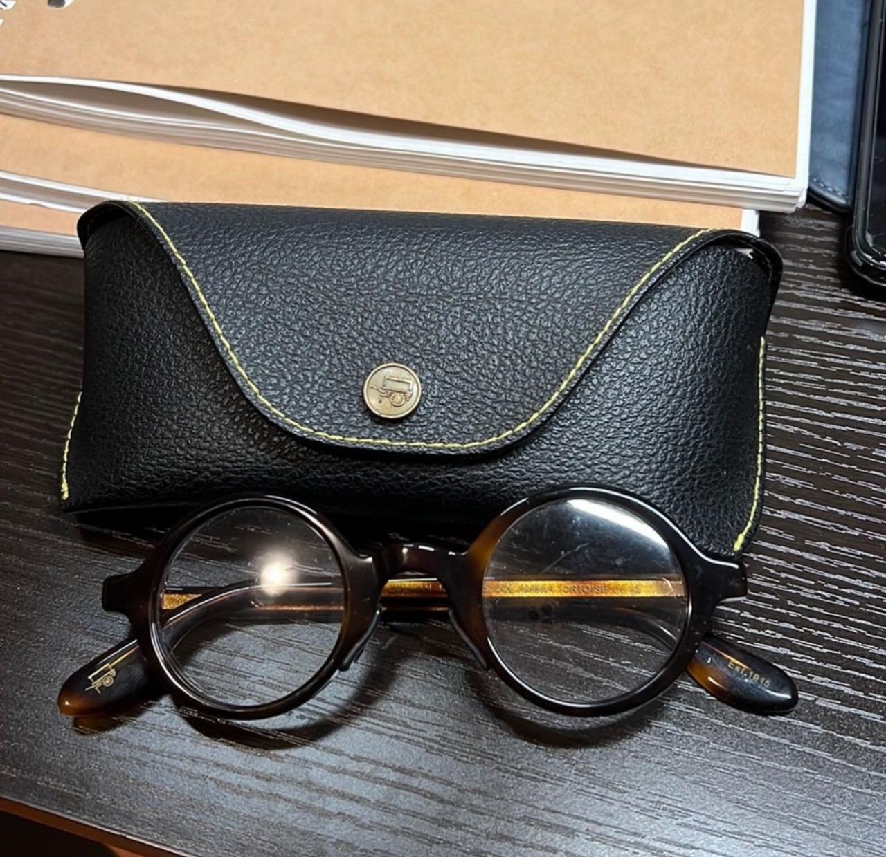Moscot accessories