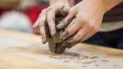 Gratis Afbeeldingen : werk, hand-, hout, been, pottenbakkerij ...